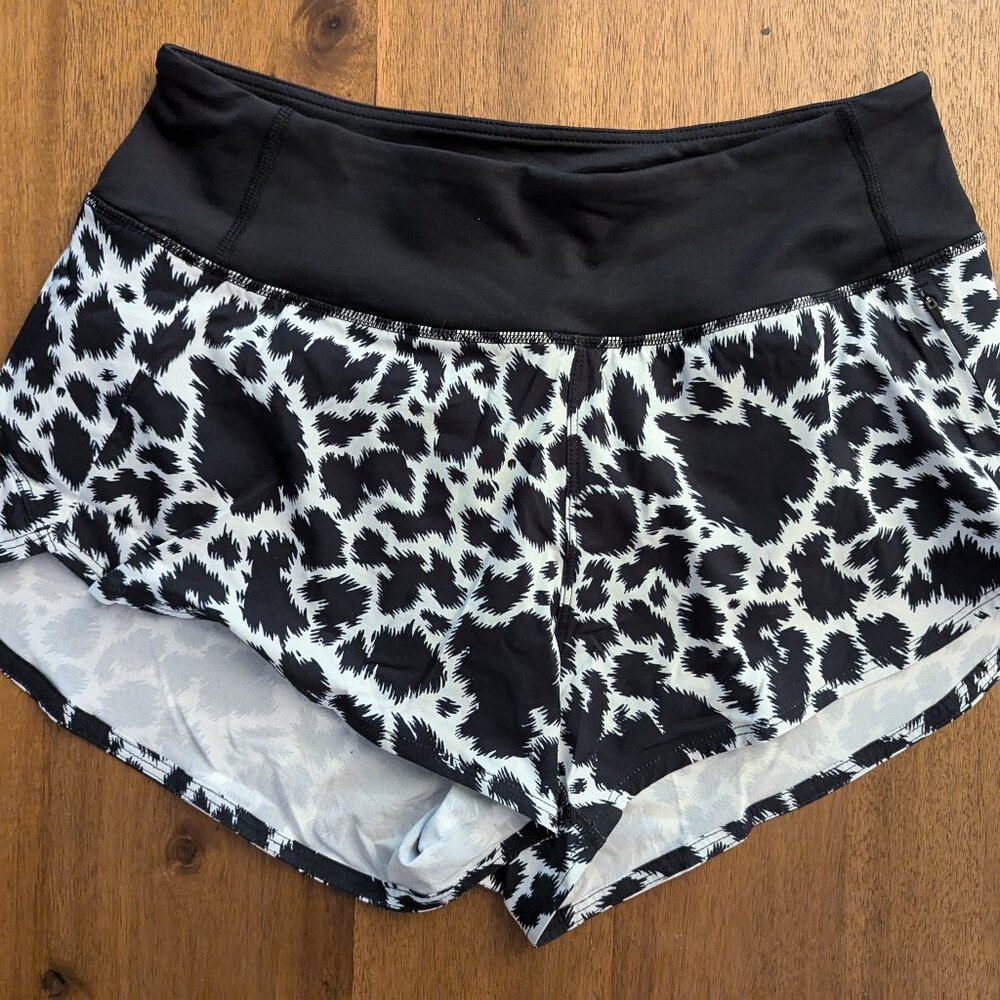 NWT Outdoor Voices Hudson 2.5" Shorts